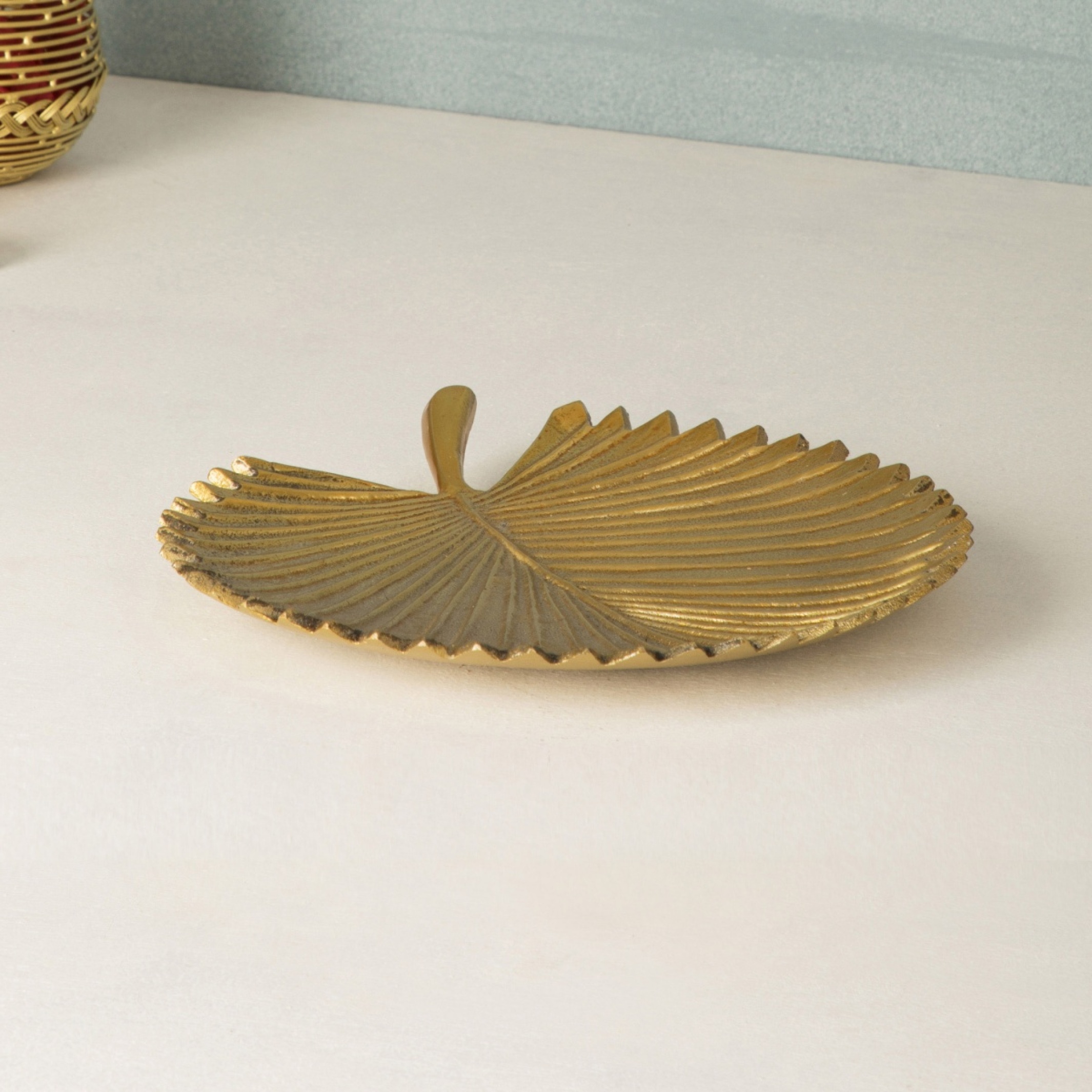Leon Metal Leaf Decorative Platter